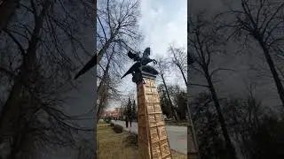МОГИЛА ЛУЖКОВА НА НОВОДЕВИЧЬЕМ КЛАДБИЩЕ