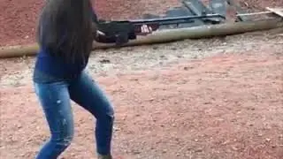 Прикол.девушки с оружием. девушка бомба