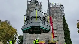 Molėtų Šv.  Petro ir Povilo bažnyčia. Naujų  bokštų užkėlimas . 2022.09.30