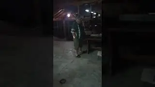 Черно смолести къдрици