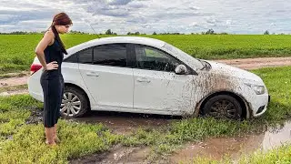 CAR STUCK || Ellie got stuck in the mud when she tried to turn around. Mud high heels
