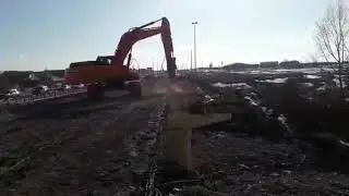 Демонтаж моста экскаватором Doosan DX 300 (4)