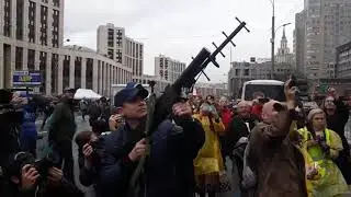 Арест дрона на митинге в Москве.