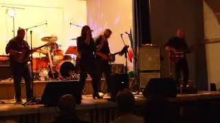 Lilly and Guys - I Don't Want A Lover - 1er avril 2022 - Violaines