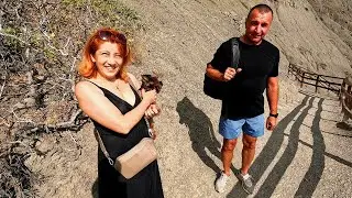 НОВЫЙ СВЕТ сегодня. Туристы не спешат ПОКИДАТЬ Крым. Бархатный сезон бьёт ключом.