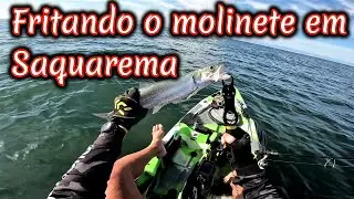 Fritando o molinete na praia da Vila - Saquarema - Pesca de caiaque