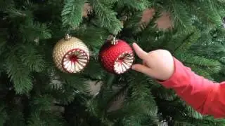 Наряжаем новогоднюю елку