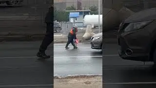 Даєте гроші таким?