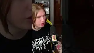 Потные мужчины тягают железо