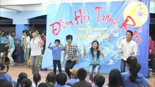 NCTT - Đêm Hội Trăng Rằm 2012 -  Làng May Mắn (Nhay chicken dance)