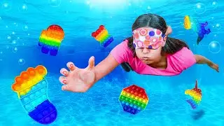FIND THE POP IT UNDERWATER BLINDFOLDED!!