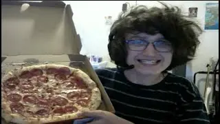 Reviewing Little Caesars Stuffed Crust Pepperoni Pizza!!