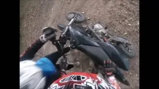 Balade en dirt + il tombe et casse la moto ! (vue 125cc)