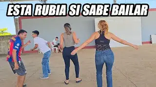 Esta rubia nos da una probadita de lo que tiene.