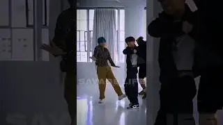 why this fits so well 😮💜Gulabi sharara😁 BTS V dance on Hindi song 💜