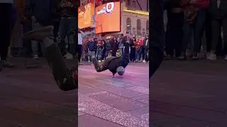 Times Square’s breakdance, New York City breakdancing! 