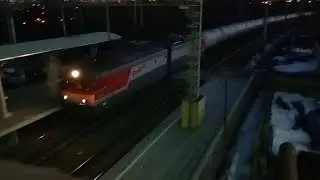 Товарный поезд ВЛ10у-863