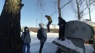Vlog:Прыжки с высоты в сугробы!!!
