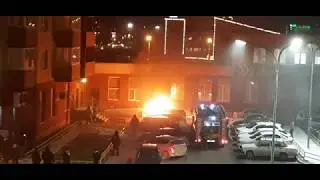 Горит автомобиль на ул. Газовиков 55 Тюмень 24.02.20 Я очевидец.