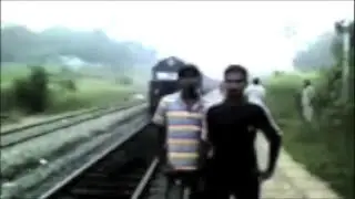 Hyperdrive - Train is coming (threw the Wall)