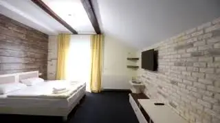seveney hotel room 3