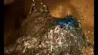 Highspeed video of a breaking water balloon at 6.600fps