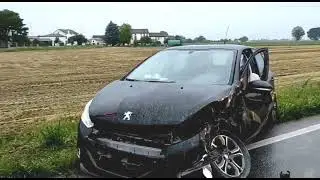Auto distrutte e feriti, terrore sulla provinciale