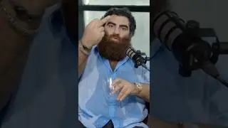 Арсен Маркарян посылает зрителя и роняет кружку😂 