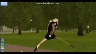 Баг в симсе девушка бежит смешно !