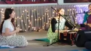 Харе Кришна киртан.