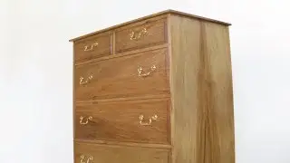 A pair of drawer chests