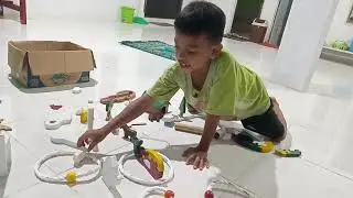 mobil mobil-  anak ini di malam hari ada suara