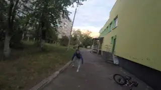 пьяные малолетки Оболони атакуют людей камнями в голову ч2