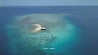moyo island - sektor pariwisata sumbawa - indonesia