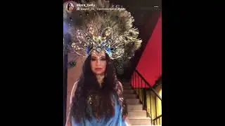 Каркасная корона с перьями павлина 