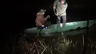 CAUGHT ELECTRIC FISHING FISHERS! NIGHT RAID!