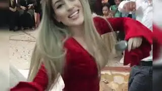 Пьянная упала на свадьбе. Шок