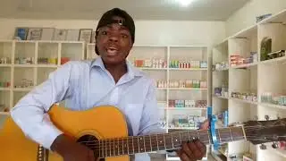 Landrik Distância,com mínimo impressionante  na guitarra.
