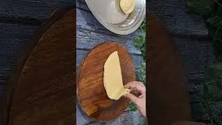 १/२ किलो मैद्याच्या प्रमाणात खुसखुशीत शंकरपाळी रेसिपी | Shankarpali Recipe #Family Recipes #Shorts