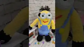Мягкая игрушка миньон ручной работы.