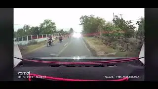 I’m not sure what that driver is thinking.