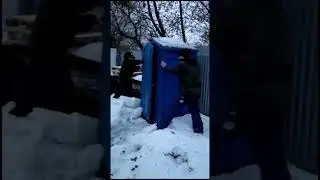 Мимо летит :))). Все живы Тарантино не пострадал.