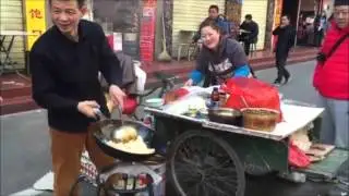Уличный повар!Красавчик!!!!!