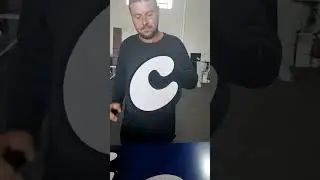 Letra caixa metálica, com led embutido e parte frontal em acrílico.