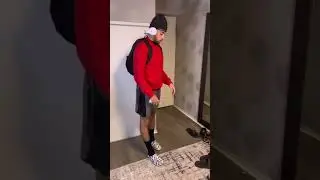 Pourquoi ils s’habillent tous comme ça 😂