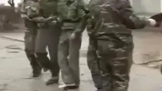 Салдатои хозира телфонкати хонашон гап задестан