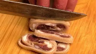 Рулет из требухи с начинкой с мясом. Как сделать мясной рулет из требухи. Требуха рецепт. Рубец.