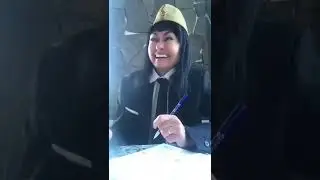 У меня Под пилоткой  чешется