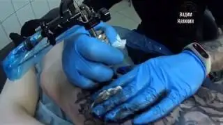 Tatu owl on the girl's thigh!