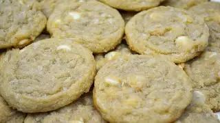 Chewy white chocolate coconut cookies | Easy cookie recipe